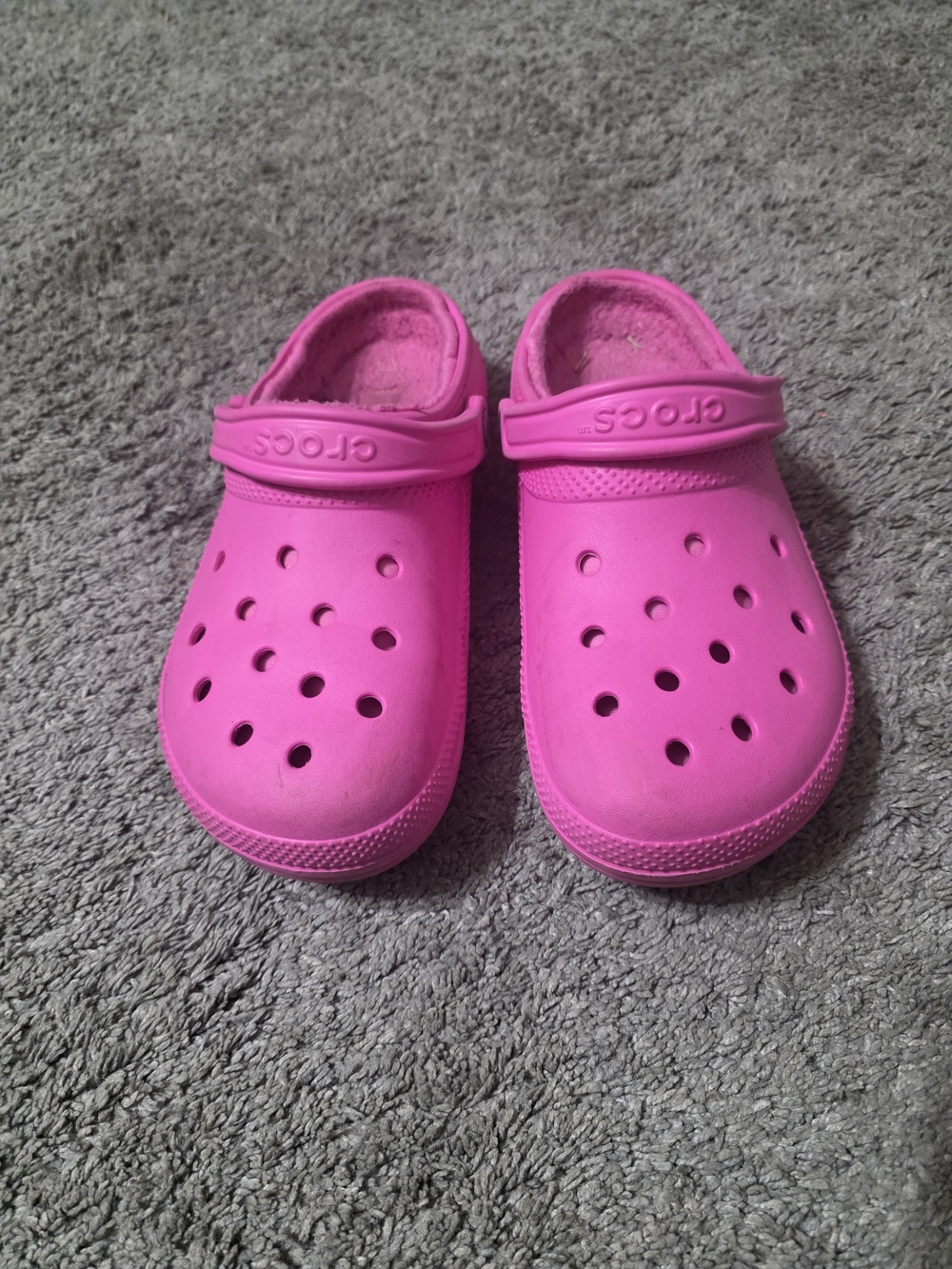 CROCS Classic Clog in Bright Pink Size 9